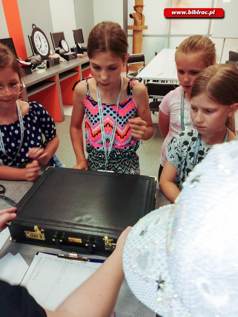 Zdjęcie w galerii na portalu naszraciborz.pl: Wakacyjna noc w bibliotecznej Krainie Czarów wiadomości z regionu