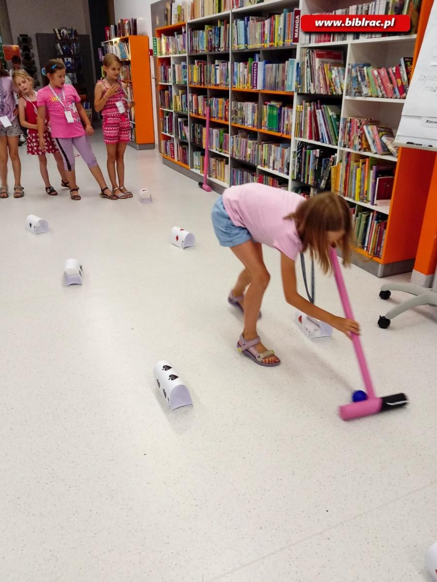 Zdjęcie w galerii na portalu naszraciborz.pl: Wakacyjna noc w bibliotecznej Krainie Czarów wiadomości z regionu