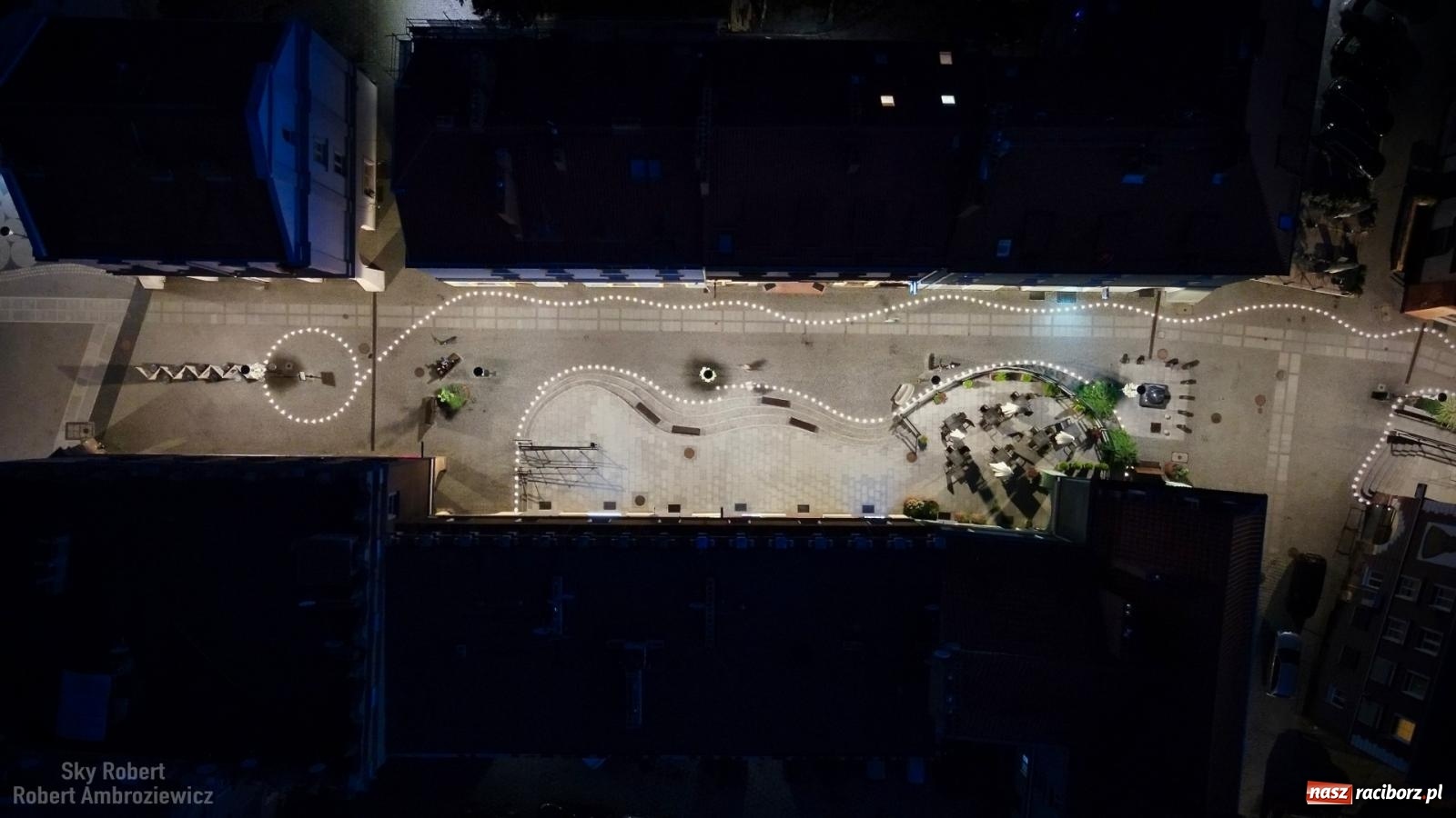 Zdjęcie w galerii na portalu naszraciborz.pl: LEDowa iluminacja kościoła farnego z lotu ptaka wiadomości z regionu