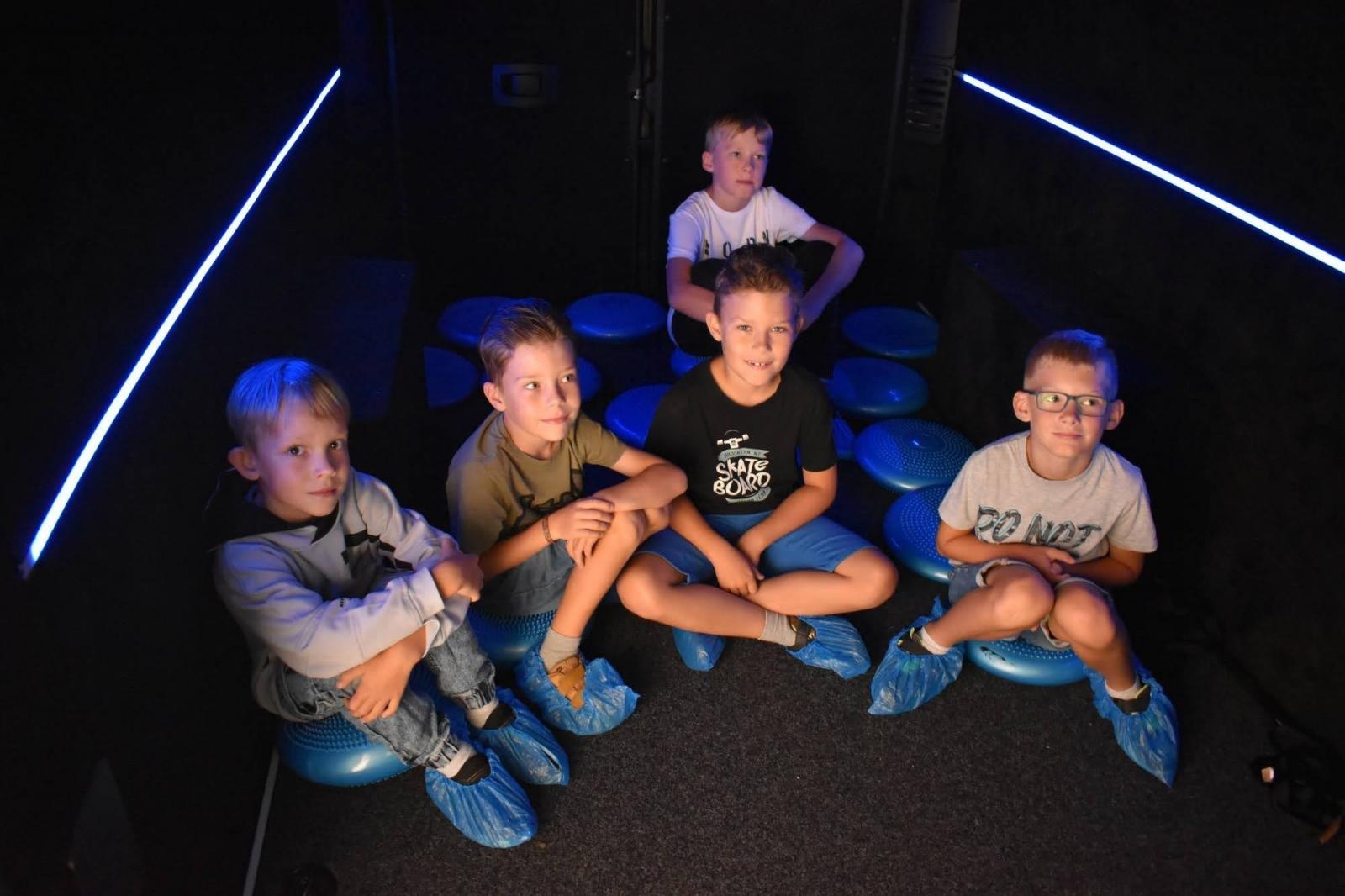 Zdjęcie w galerii na portalu naszraciborz.pl: Wakacje na zamku z naukobusem i wirtualną rzeczywistością wiadomości z regionu