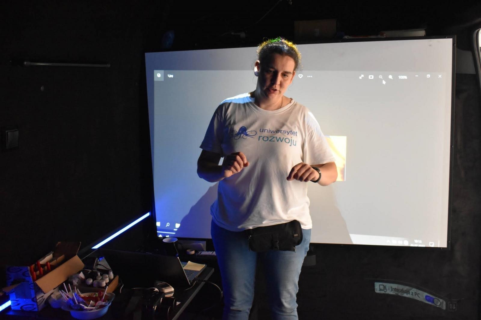 Zdjęcie w galerii na portalu naszraciborz.pl: Wakacje na zamku z naukobusem i wirtualną rzeczywistością wiadomości z regionu