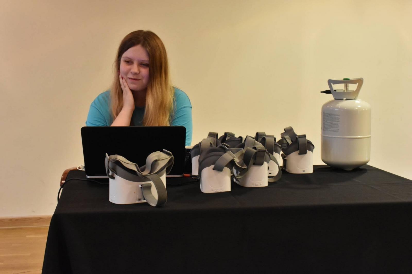 Zdjęcie w galerii na portalu naszraciborz.pl: Wakacje na zamku z naukobusem i wirtualną rzeczywistością wiadomości z regionu