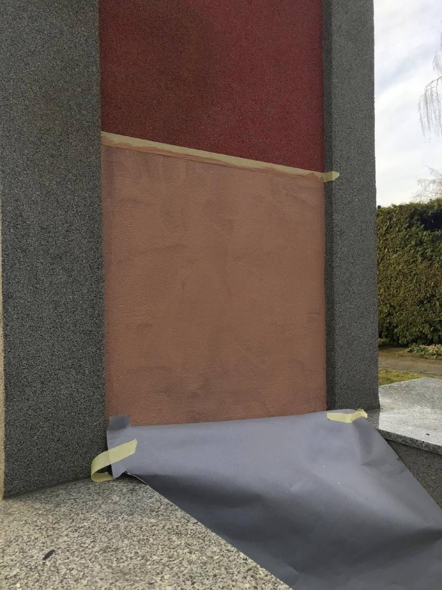 Zdjęcie w galerii na portalu naszraciborz.pl: Dowalanie Ruskim. Kolejny akt wandalizmu na cmentarzu przy Odrostradzie wiadomości z regionu