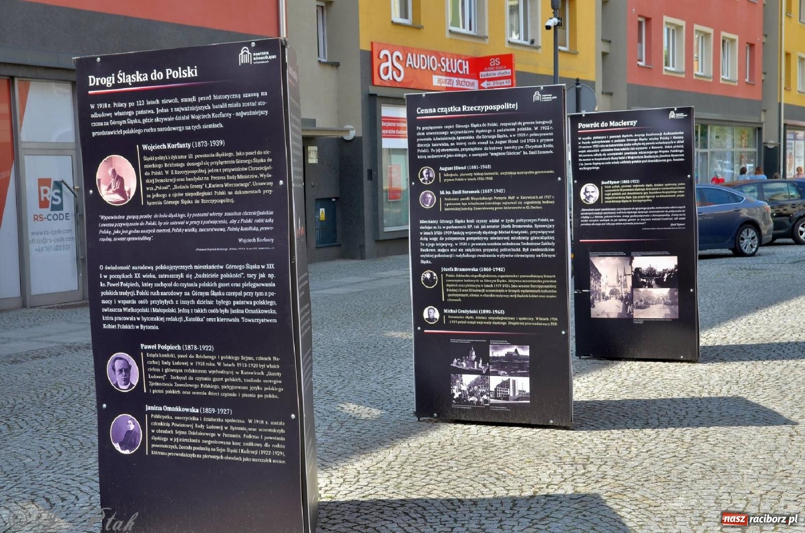 Zdjęcie w galerii na portalu naszraciborz.pl: Panteon Górnośląski - wystawa plenerowa na ul. Długiej wiadomości z regionu