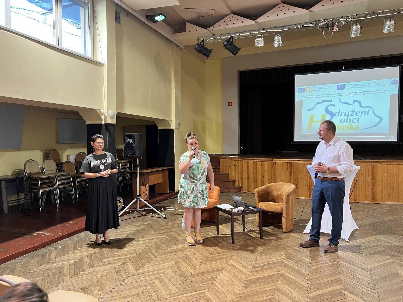 Zdjęcie w galerii na portalu naszraciborz.pl: Holka Polka w podróży - w Krzanowicach podsumowano projekt wiadomości z regionu