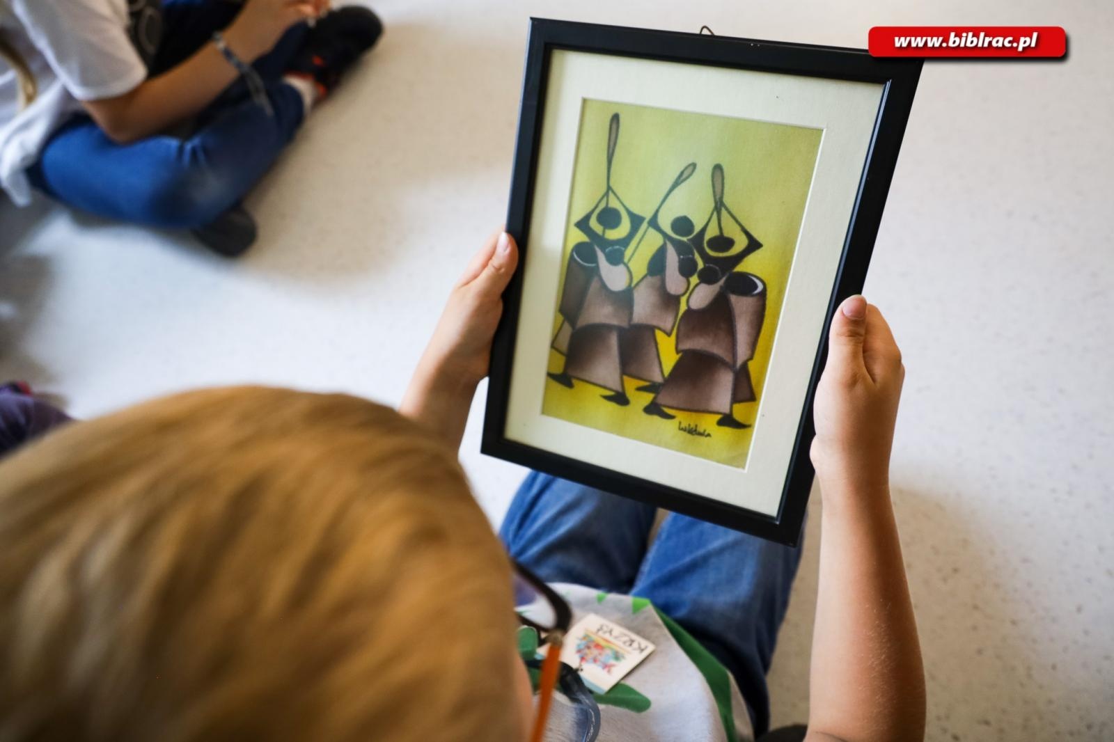 Zdjęcie w galerii na portalu naszraciborz.pl: Raciborska biblioteka przewraca kolejne strony opowieści wiadomości z regionu