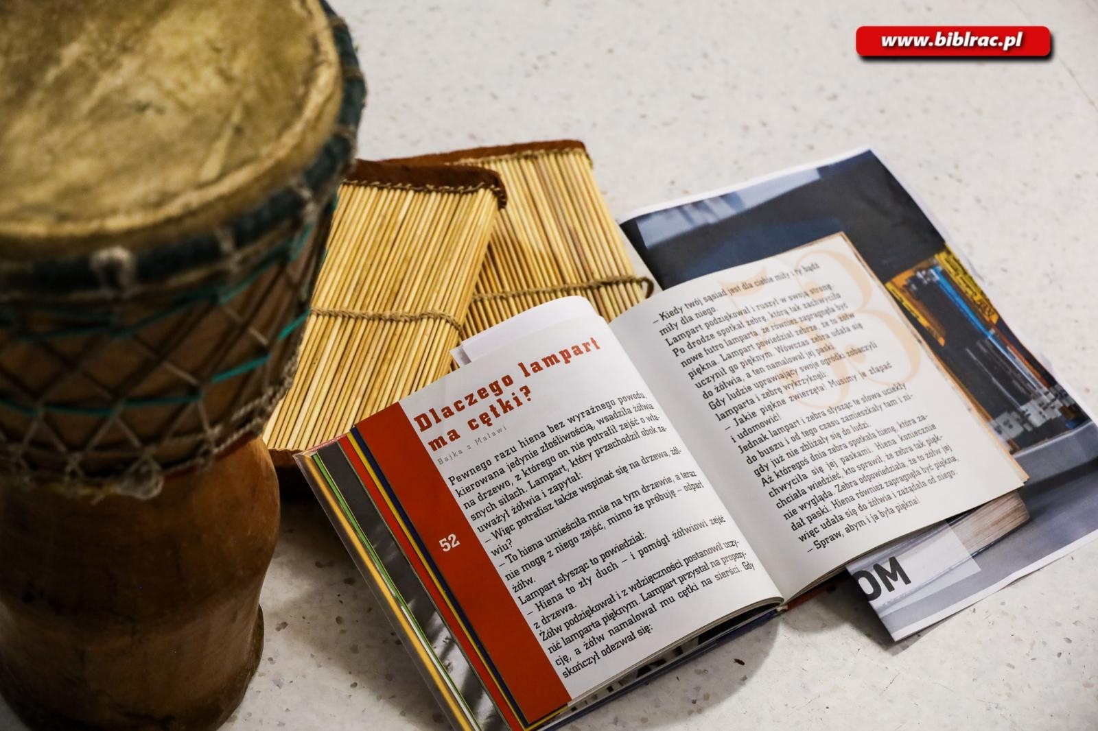 Zdjęcie w galerii na portalu naszraciborz.pl: Raciborska biblioteka przewraca kolejne strony opowieści wiadomości z regionu