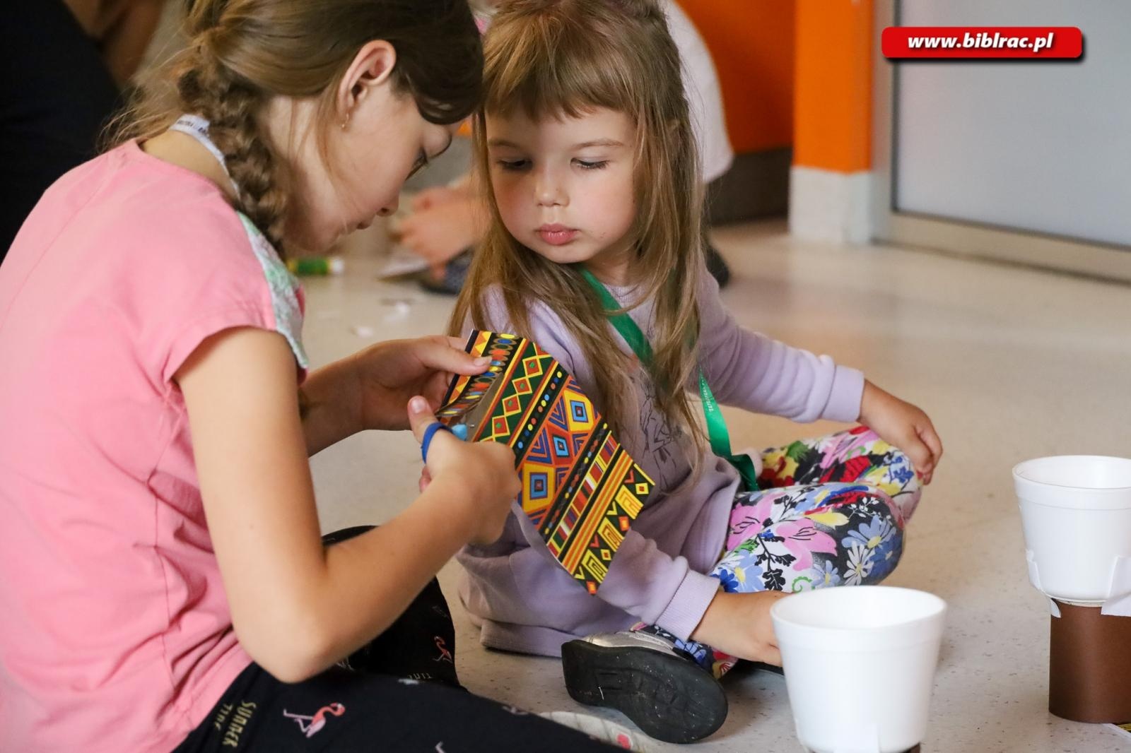 Zdjęcie w galerii na portalu naszraciborz.pl: Raciborska biblioteka przewraca kolejne strony opowieści wiadomości z regionu