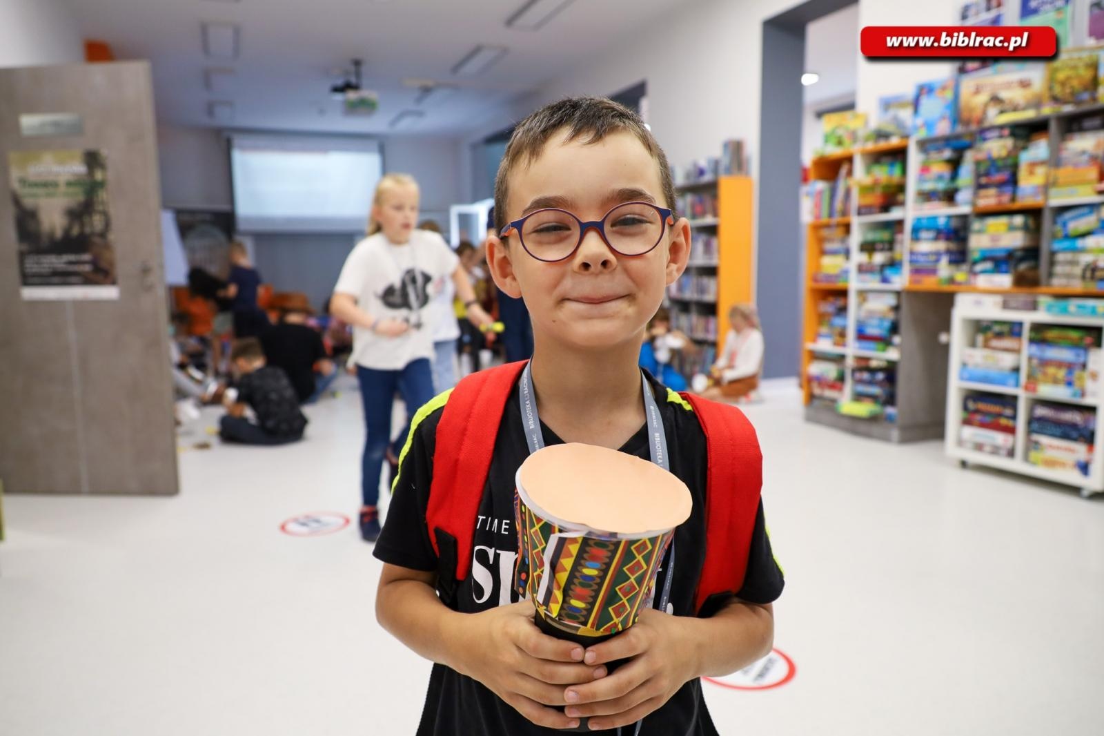 Zdjęcie w galerii na portalu naszraciborz.pl: Raciborska biblioteka przewraca kolejne strony opowieści wiadomości z regionu