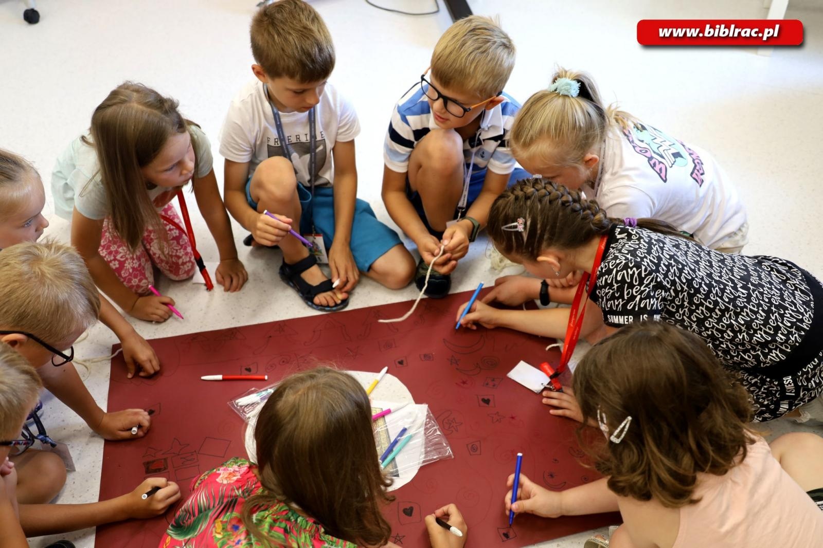 Zdjęcie w galerii na portalu naszraciborz.pl: Raciborska biblioteka przewraca kolejne strony opowieści wiadomości z regionu