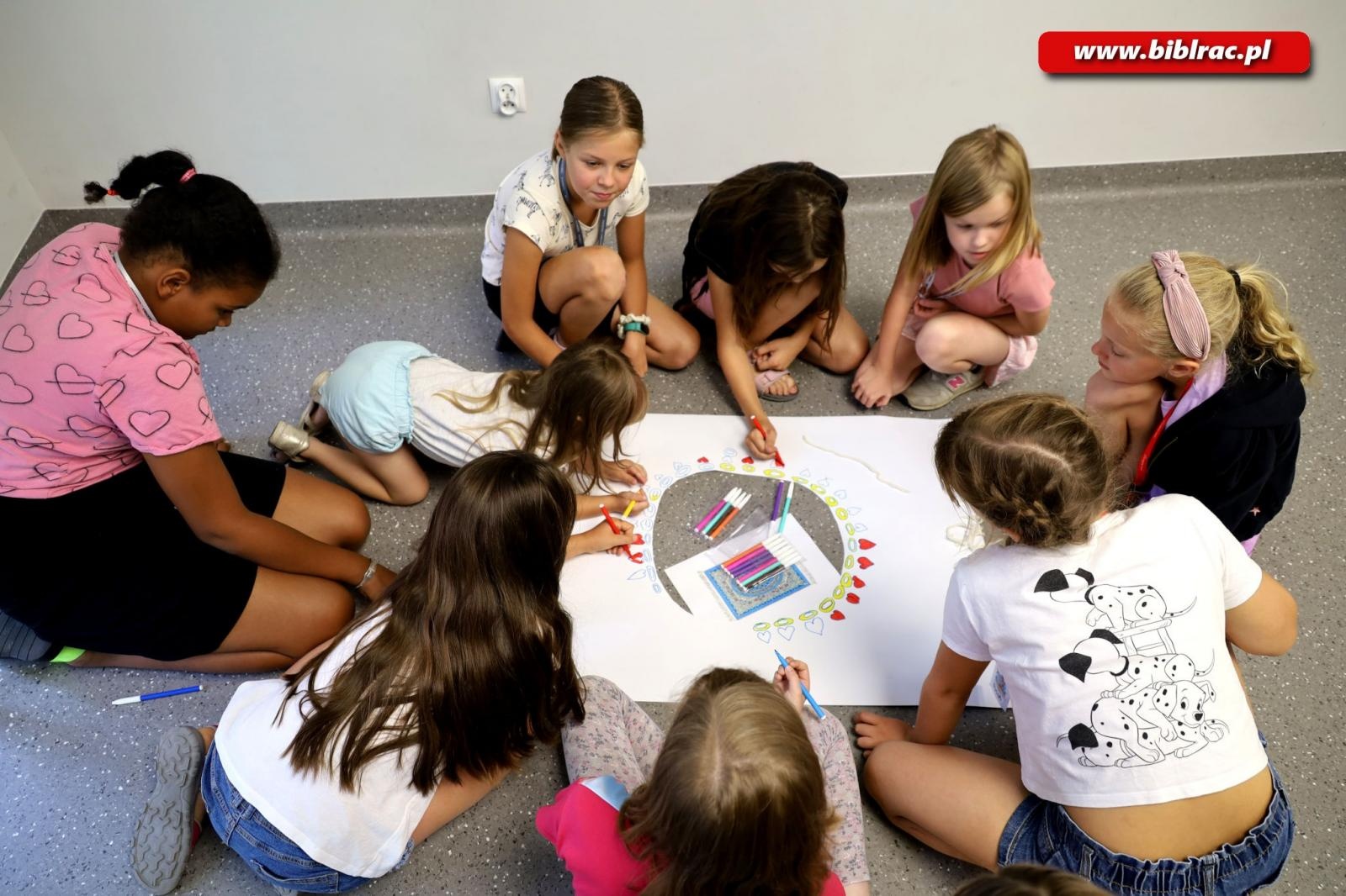 Zdjęcie w galerii na portalu naszraciborz.pl: Raciborska biblioteka przewraca kolejne strony opowieści wiadomości z regionu