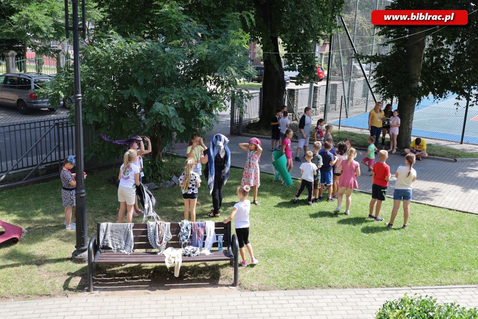 Zdjęcie w galerii na portalu naszraciborz.pl: Raciborska biblioteka przewraca kolejne strony opowieści wiadomości z regionu