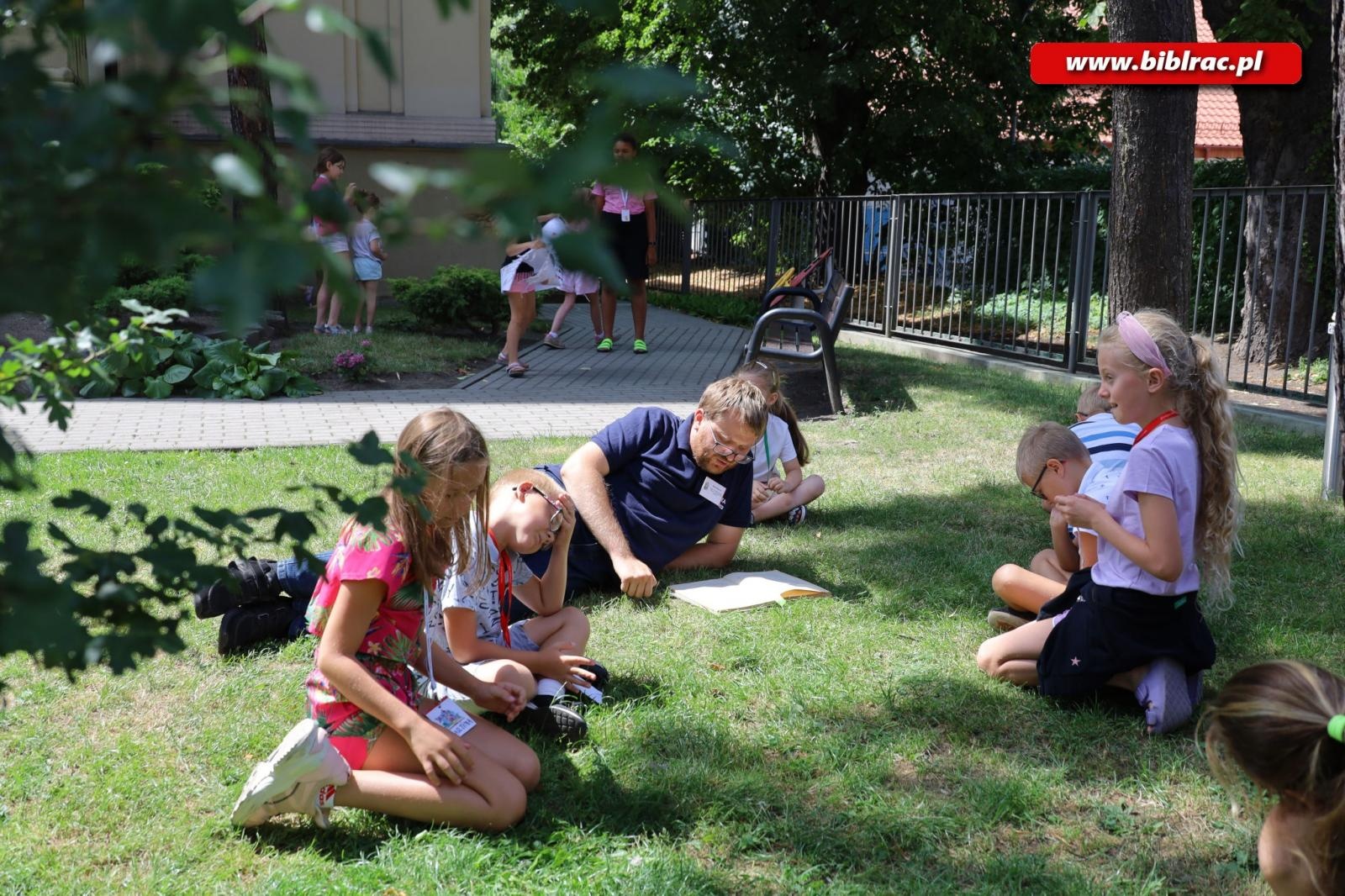 Zdjęcie w galerii na portalu naszraciborz.pl: Raciborska biblioteka przewraca kolejne strony opowieści wiadomości z regionu