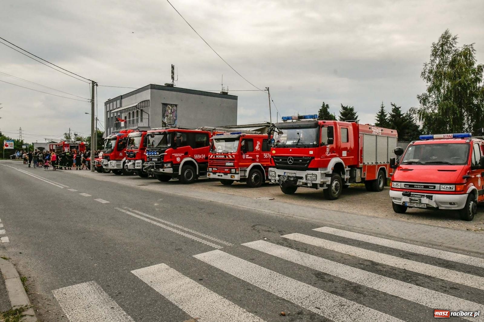 Zdjęcie w galerii na portalu naszraciborz.pl: Strażacy z Raciborza Miedoni przesiedli się do mercedesa [FOTO i WIDEO] wiadomości z regionu