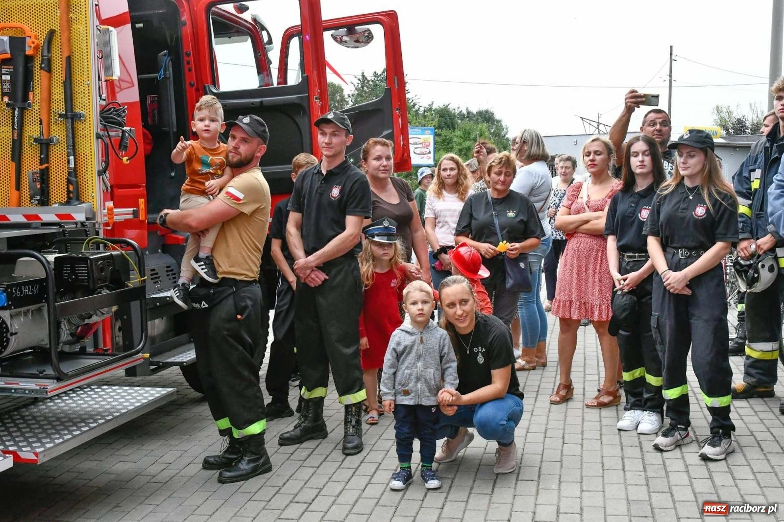 Zdjęcie w galerii na portalu naszraciborz.pl: Strażacy z Raciborza Miedoni przesiedli się do mercedesa [FOTO i WIDEO] wiadomości z regionu
