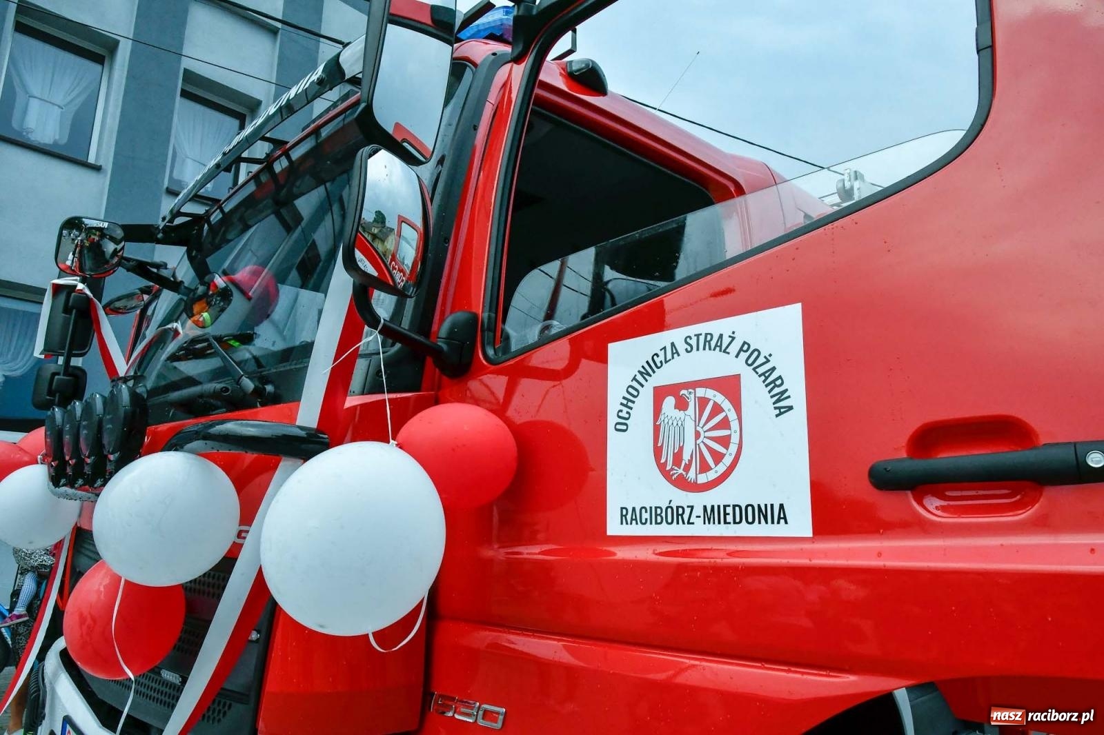 Zdjęcie w galerii na portalu naszraciborz.pl: Strażacy z Raciborza Miedoni przesiedli się do mercedesa [FOTO i WIDEO] wiadomości z regionu