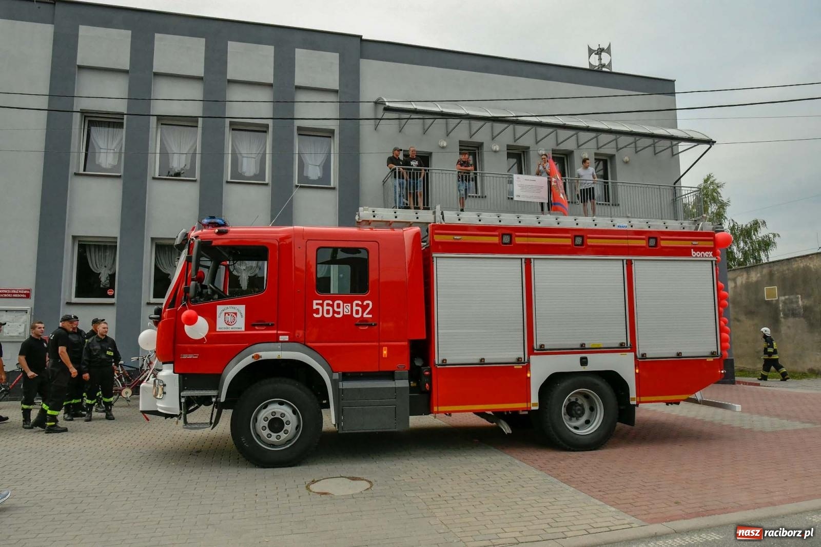 Zdjęcie w galerii na portalu naszraciborz.pl: Strażacy z Raciborza Miedoni przesiedli się do mercedesa [FOTO i WIDEO] wiadomości z regionu