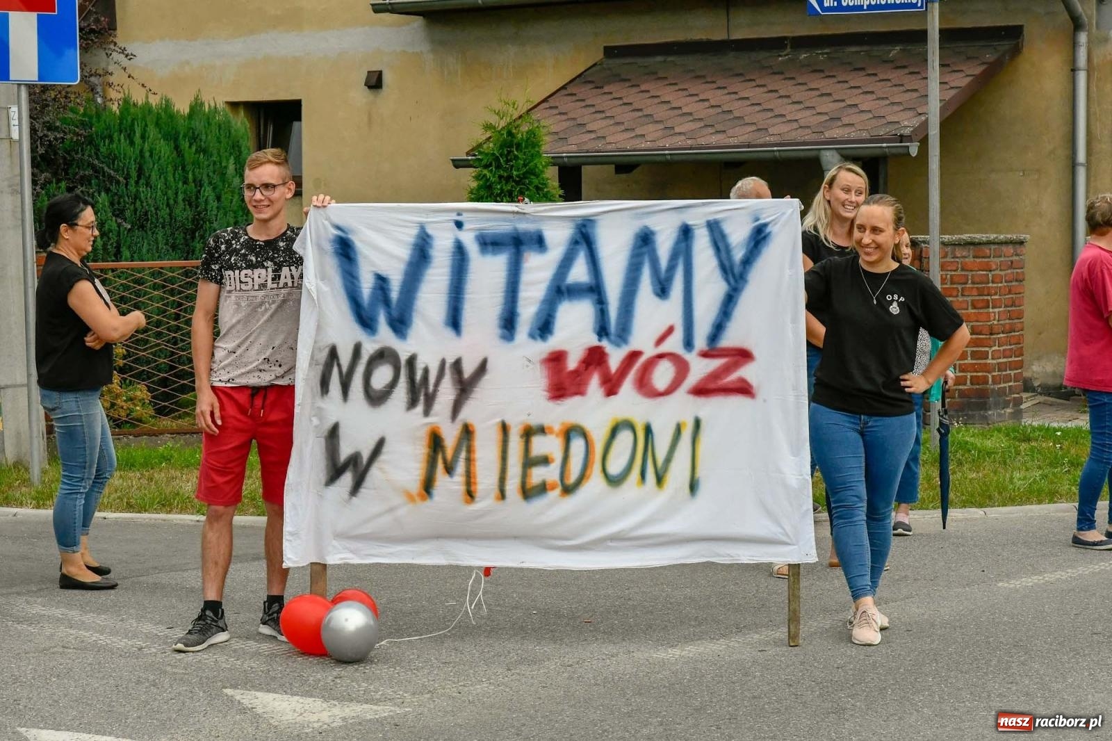 Zdjęcie w galerii na portalu naszraciborz.pl: Strażacy z Raciborza Miedoni przesiedli się do mercedesa [FOTO i WIDEO] wiadomości z regionu