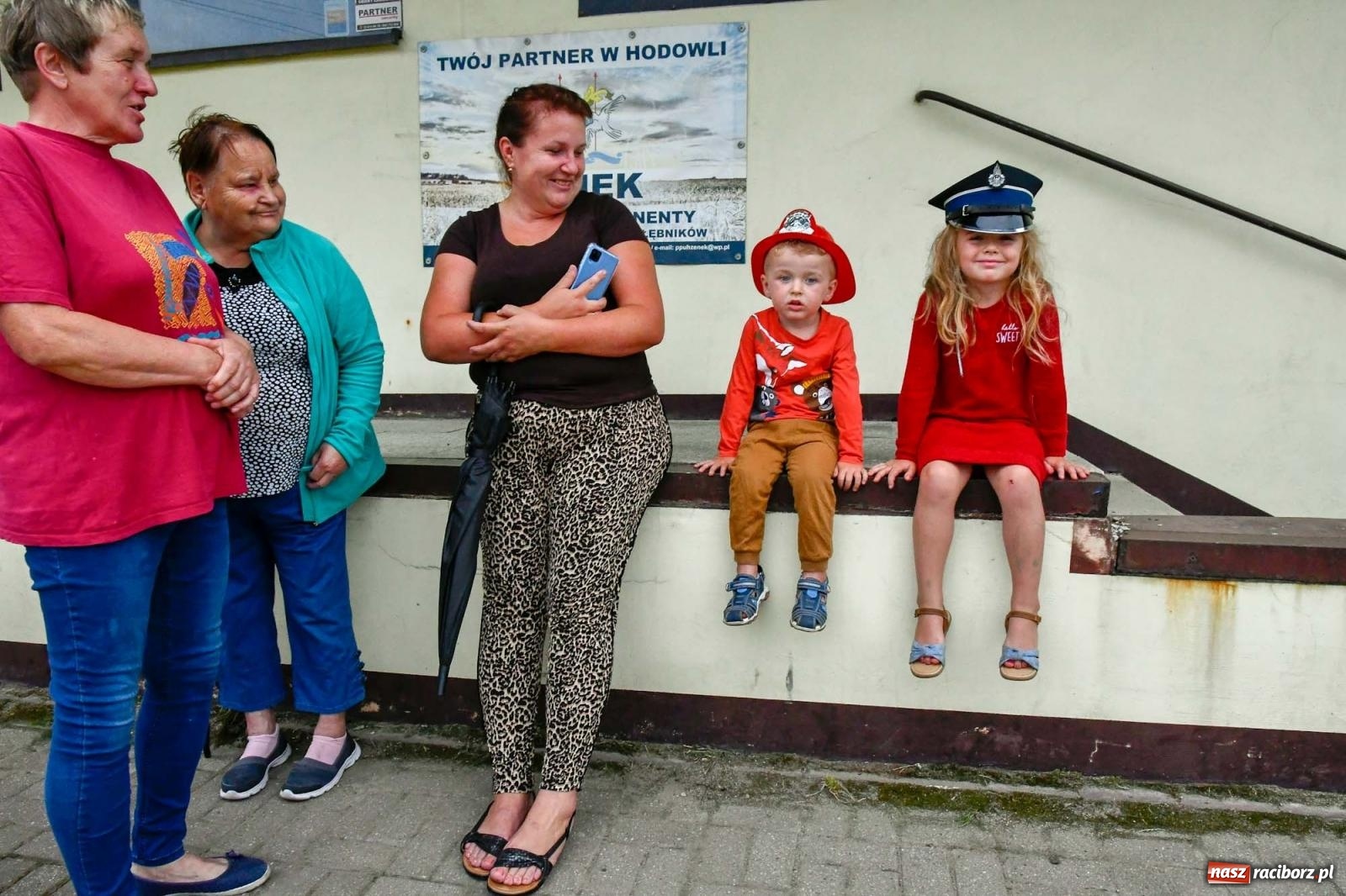 Zdjęcie w galerii na portalu naszraciborz.pl: Strażacy z Raciborza Miedoni przesiedli się do mercedesa [FOTO i WIDEO] wiadomości z regionu