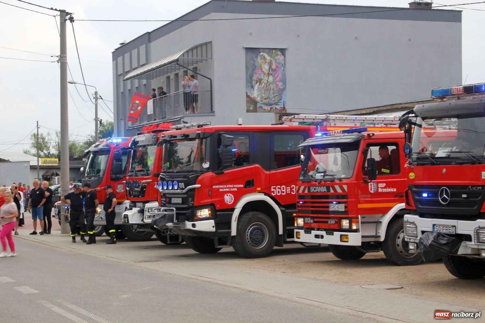 Zdjęcie w galerii na portalu naszraciborz.pl: Strażacy z Raciborza Miedoni przesiedli się do mercedesa [FOTO i WIDEO] wiadomości z regionu