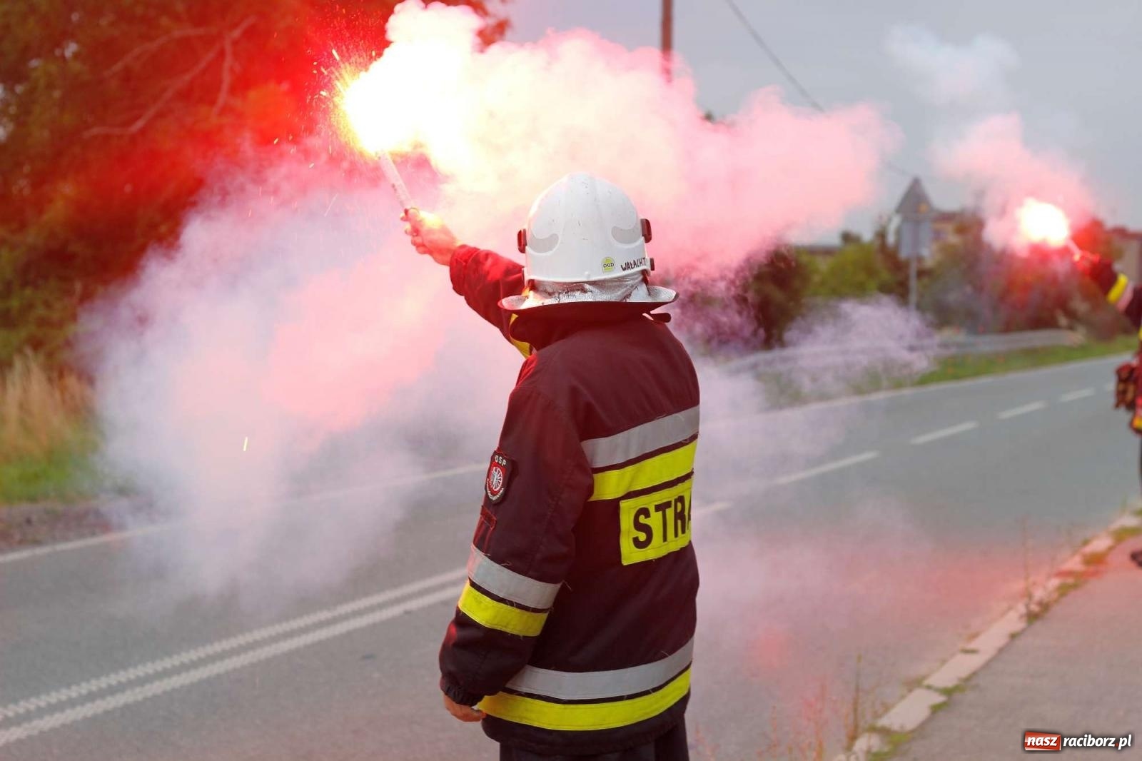 Zdjęcie w galerii na portalu naszraciborz.pl: Strażacy z Raciborza Miedoni przesiedli się do mercedesa [FOTO i WIDEO] wiadomości z regionu