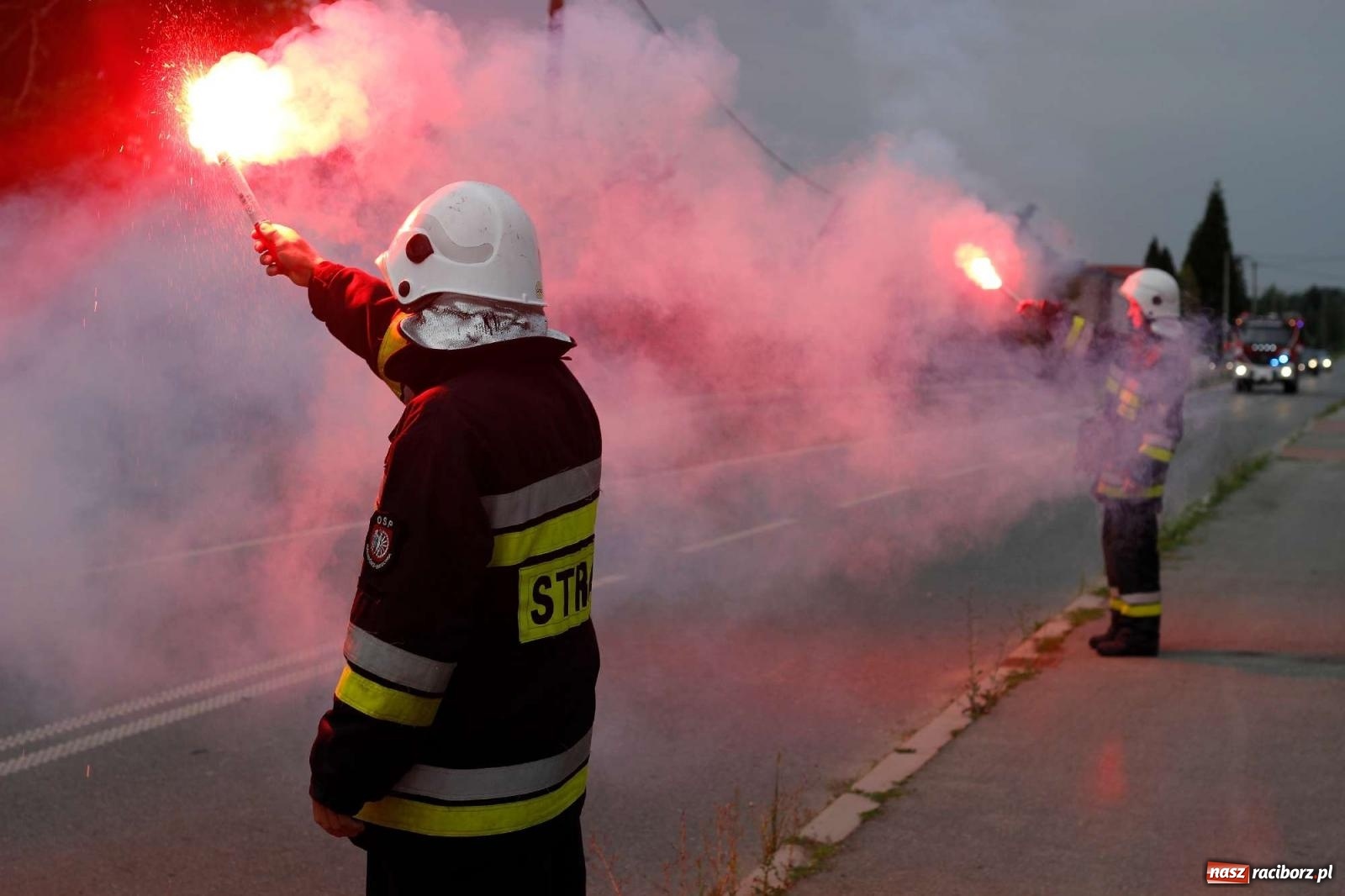 Zdjęcie w galerii na portalu naszraciborz.pl: Strażacy z Raciborza Miedoni przesiedli się do mercedesa [FOTO i WIDEO] wiadomości z regionu