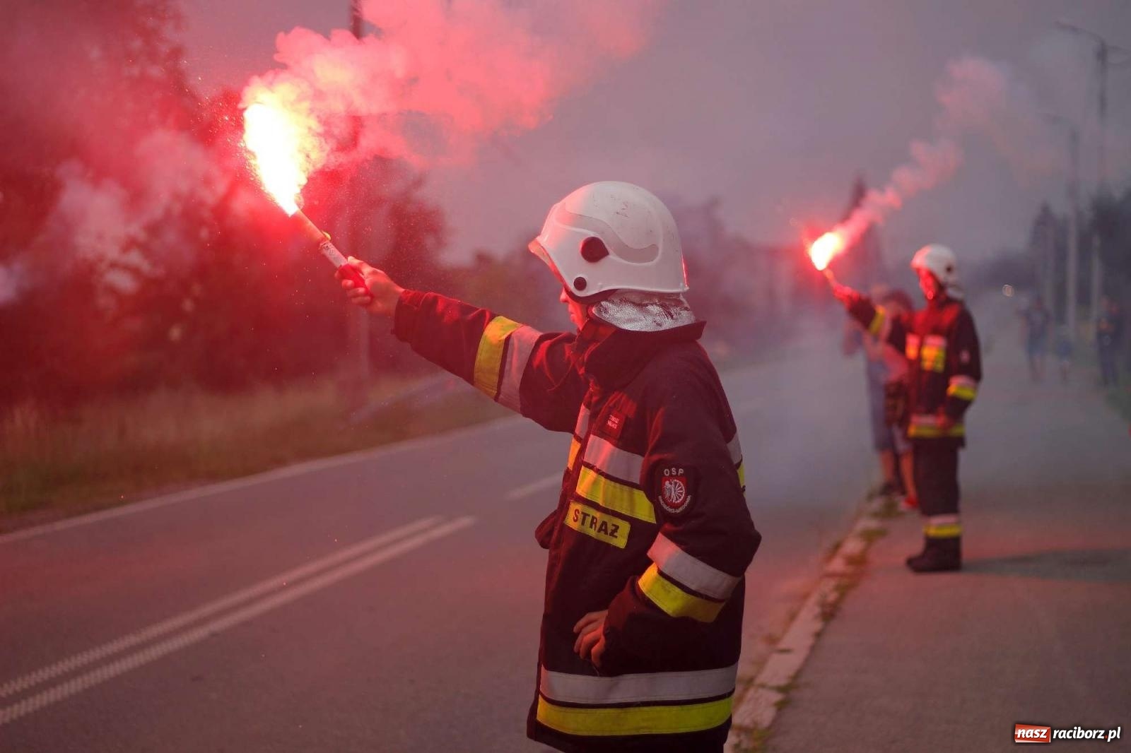 Zdjęcie w galerii na portalu naszraciborz.pl: Strażacy z Raciborza Miedoni przesiedli się do mercedesa [FOTO i WIDEO] wiadomości z regionu