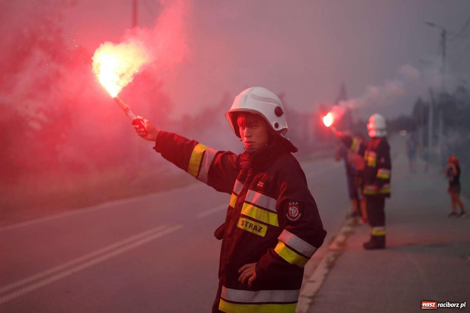 Zdjęcie w galerii na portalu naszraciborz.pl: Strażacy z Raciborza Miedoni przesiedli się do mercedesa [FOTO i WIDEO] wiadomości z regionu