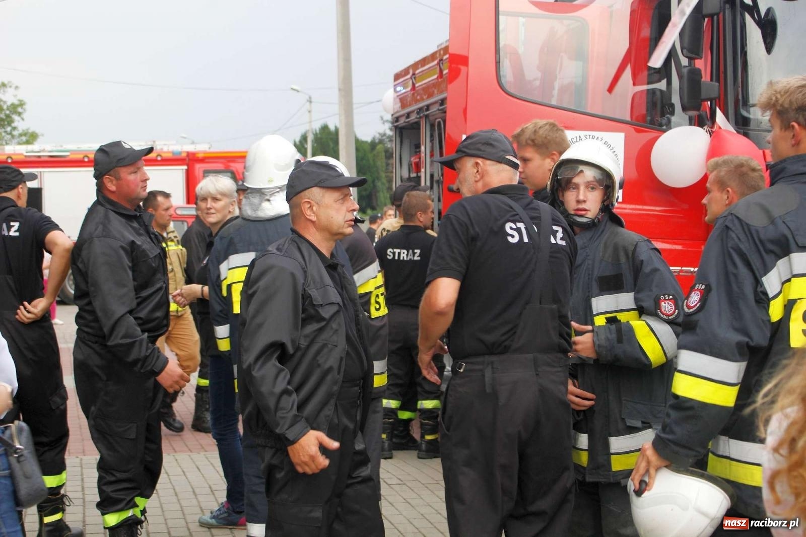 Zdjęcie w galerii na portalu naszraciborz.pl: Strażacy z Raciborza Miedoni przesiedli się do mercedesa [FOTO i WIDEO] wiadomości z regionu