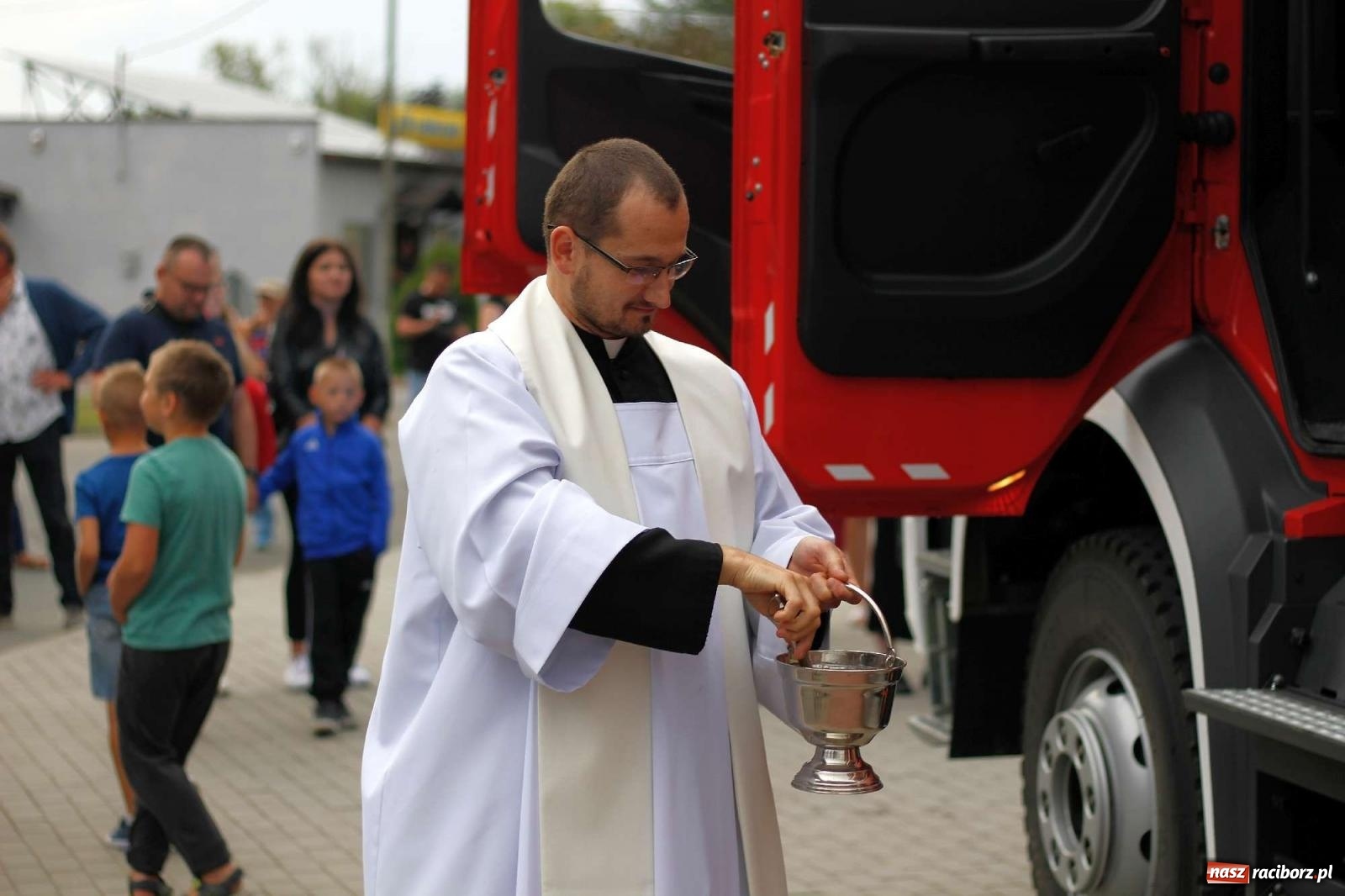 Zdjęcie w galerii na portalu naszraciborz.pl: Strażacy z Raciborza Miedoni przesiedli się do mercedesa [FOTO i WIDEO] wiadomości z regionu