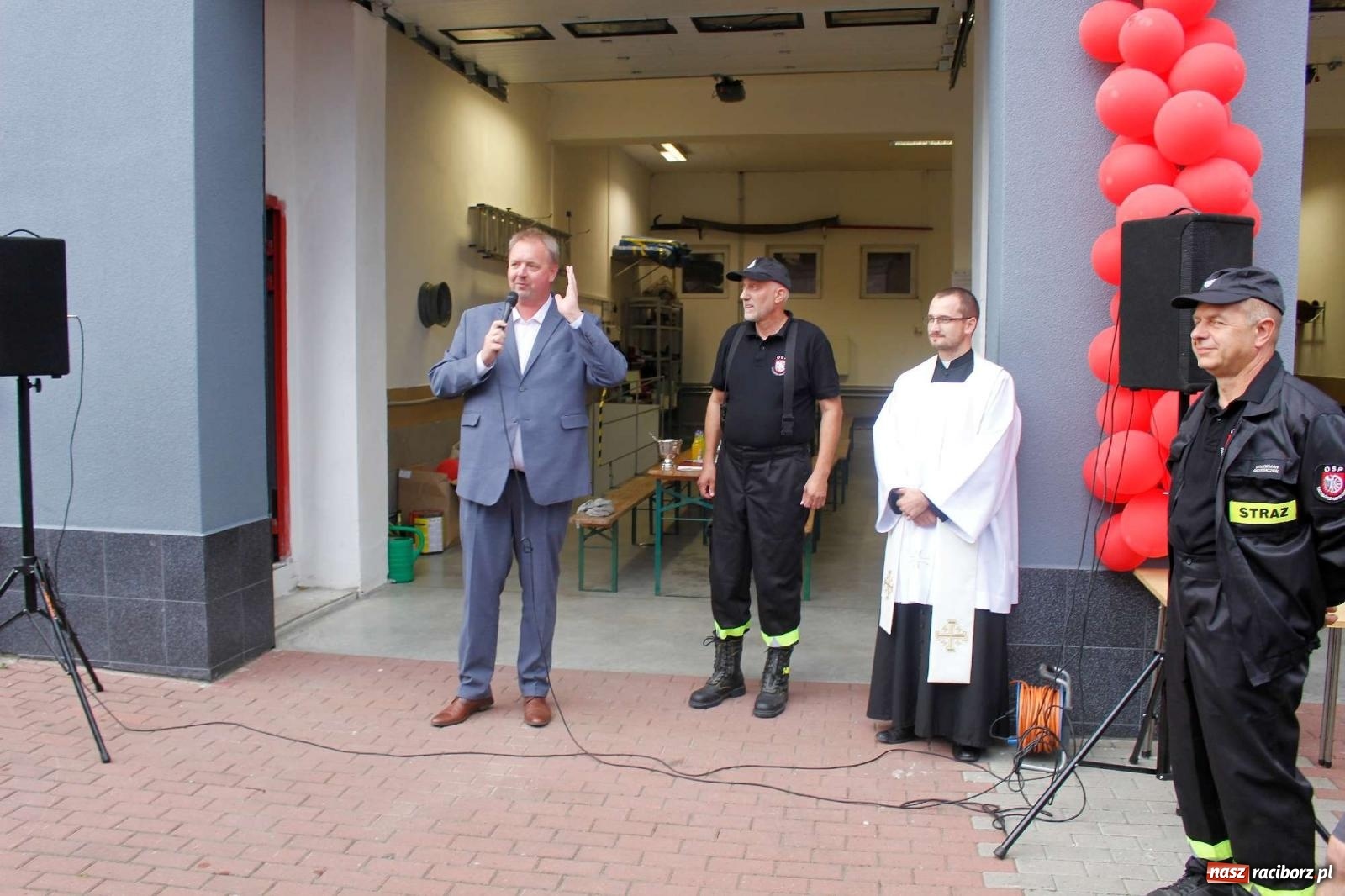 Zdjęcie w galerii na portalu naszraciborz.pl: Strażacy z Raciborza Miedoni przesiedli się do mercedesa [FOTO i WIDEO] wiadomości z regionu