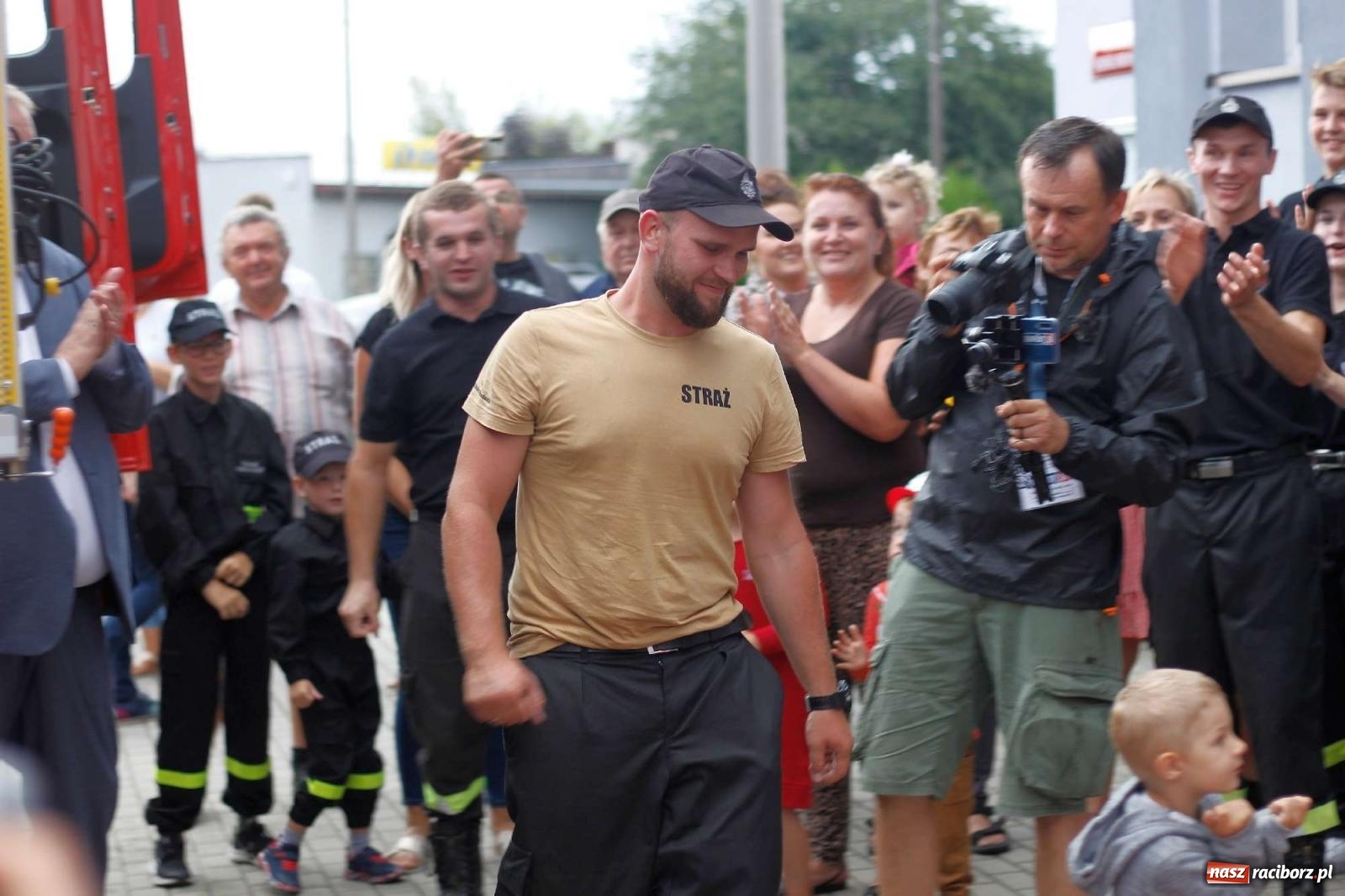 Zdjęcie w galerii na portalu naszraciborz.pl: Strażacy z Raciborza Miedoni przesiedli się do mercedesa [FOTO i WIDEO] wiadomości z regionu