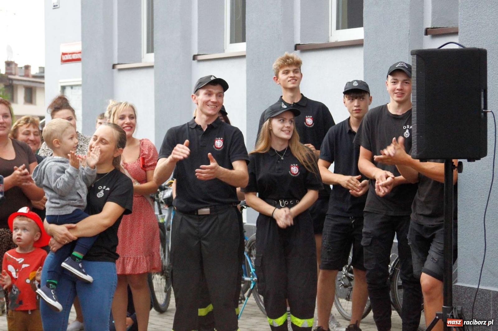 Zdjęcie w galerii na portalu naszraciborz.pl: Strażacy z Raciborza Miedoni przesiedli się do mercedesa [FOTO i WIDEO] wiadomości z regionu