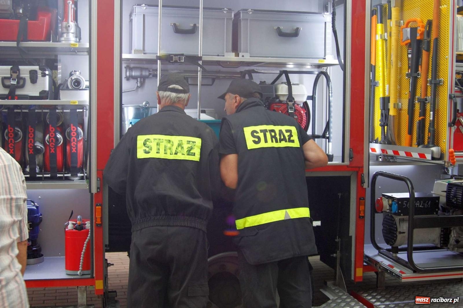 Zdjęcie w galerii na portalu naszraciborz.pl: Strażacy z Raciborza Miedoni przesiedli się do mercedesa [FOTO i WIDEO] wiadomości z regionu