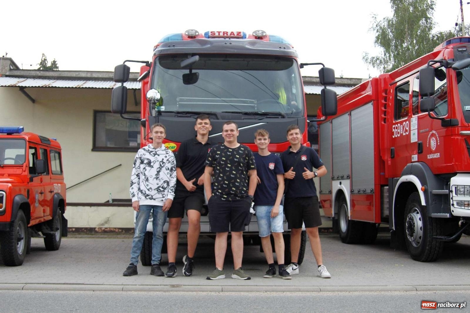 Zdjęcie w galerii na portalu naszraciborz.pl: Strażacy z Raciborza Miedoni przesiedli się do mercedesa [FOTO i WIDEO] wiadomości z regionu