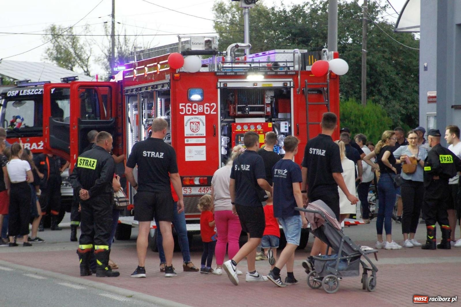 Zdjęcie w galerii na portalu naszraciborz.pl: Strażacy z Raciborza Miedoni przesiedli się do mercedesa [FOTO i WIDEO] wiadomości z regionu