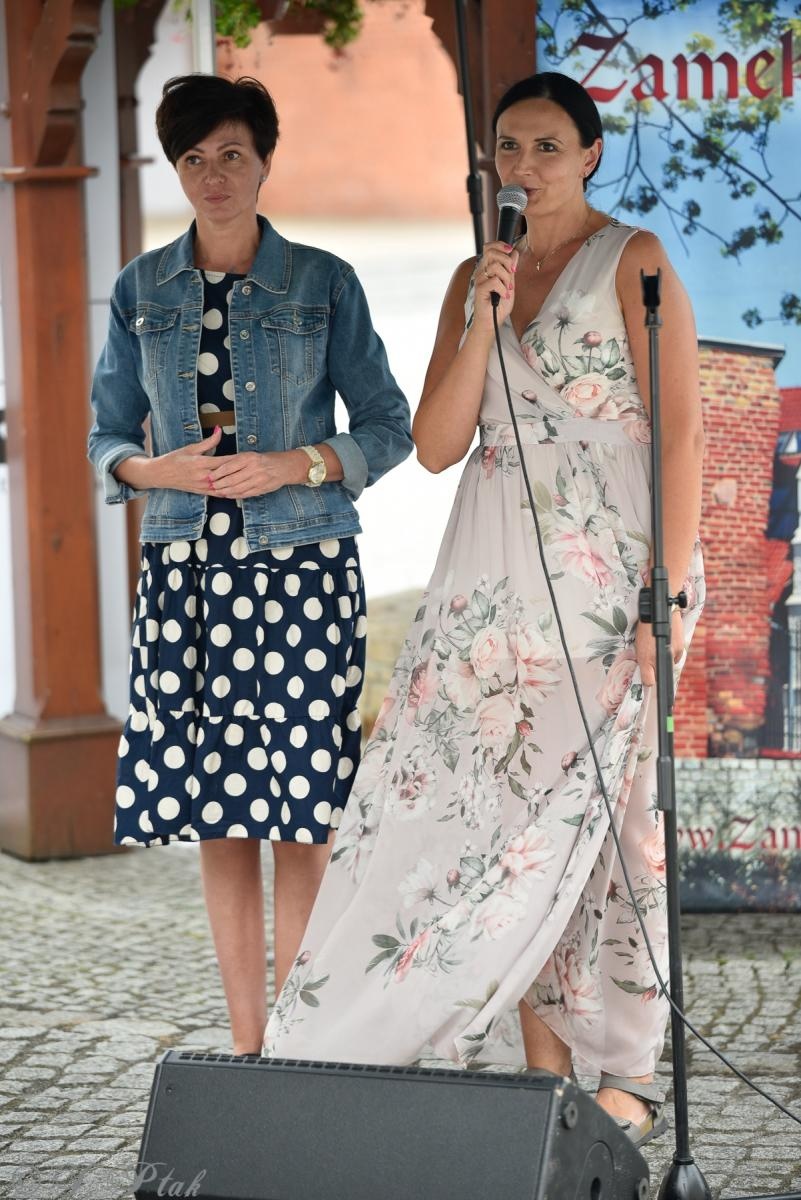 Zdjęcie w galerii na portalu naszraciborz.pl: Przy zamkowej studni i w Etiudzie za muzeum wiadomości z regionu