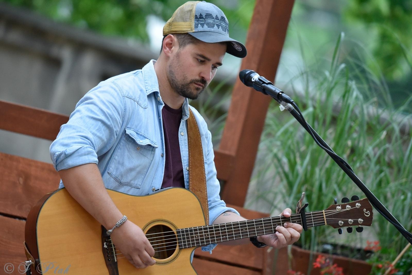 Zdjęcie w galerii na portalu naszraciborz.pl: Przy zamkowej studni i w Etiudzie za muzeum wiadomości z regionu