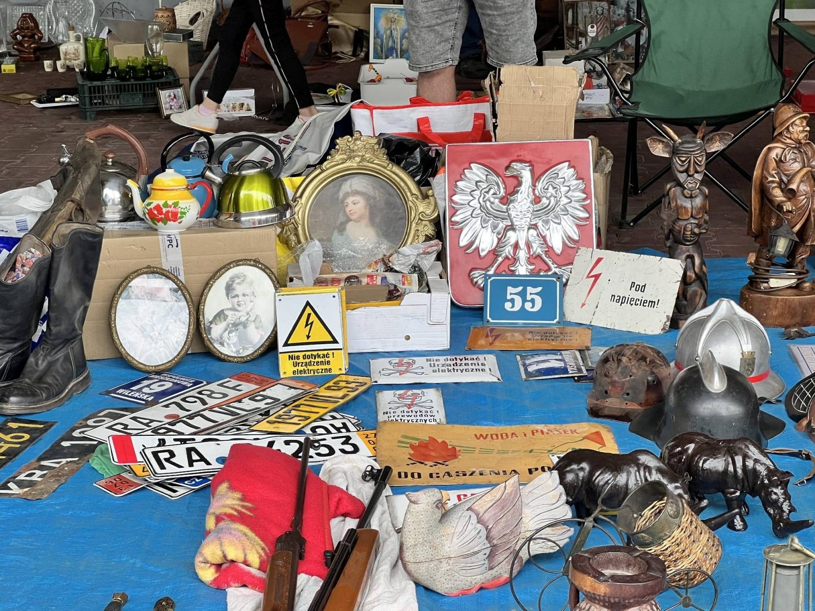 Zdjęcie w galerii na portalu naszraciborz.pl: Obserwacyjny Heuer i tajlandzki rarytas na targu w Pietrowicach Wielkich wiadomości z regionu