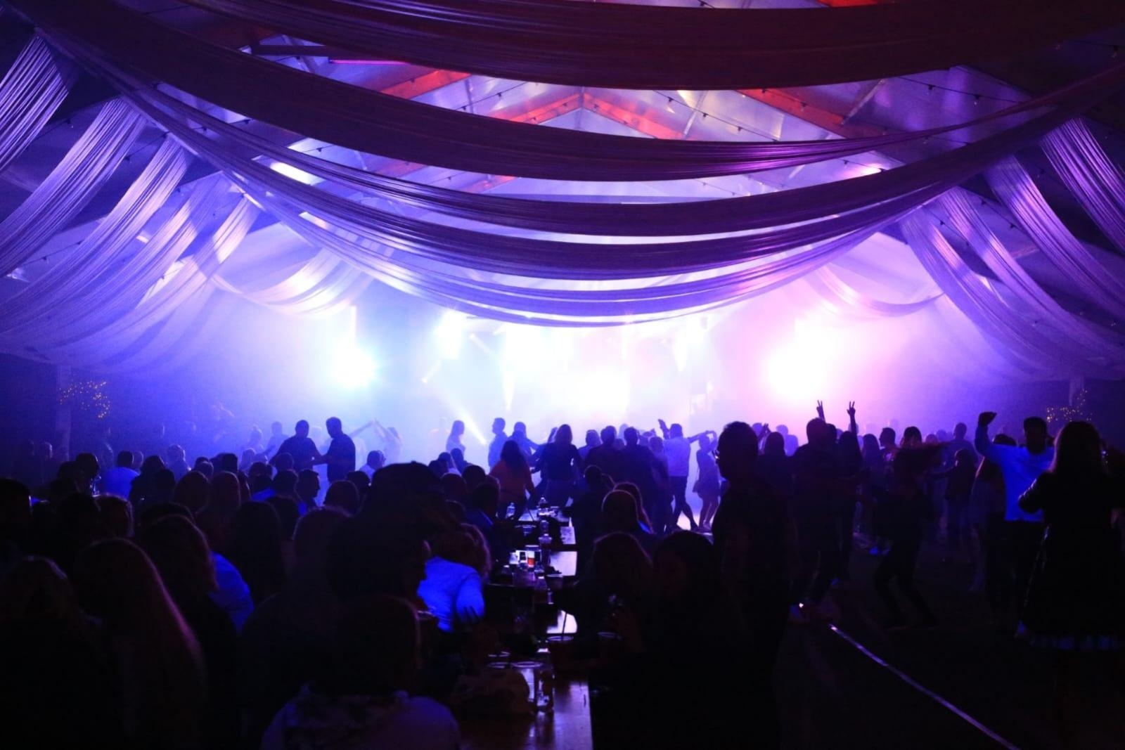 Zdjęcie w galerii na portalu naszraciborz.pl: Zespół Boys zapełnił namiot koncertowy w Szymocicach [FOTO i WIDEO] wiadomości z regionu