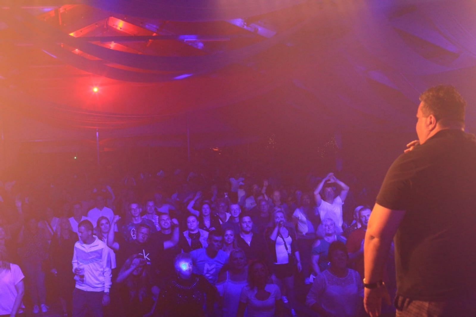 Zdjęcie w galerii na portalu naszraciborz.pl: Zespół Boys zapełnił namiot koncertowy w Szymocicach [FOTO i WIDEO] wiadomości z regionu