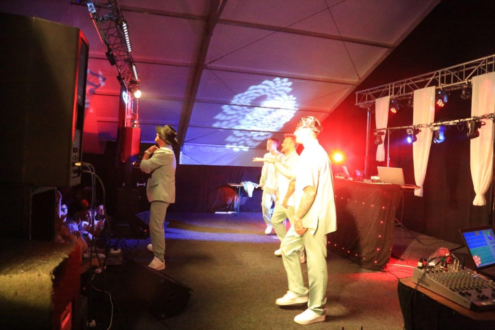 Zdjęcie w galerii na portalu naszraciborz.pl: Zespół Boys zapełnił namiot koncertowy w Szymocicach [FOTO i WIDEO] wiadomości z regionu