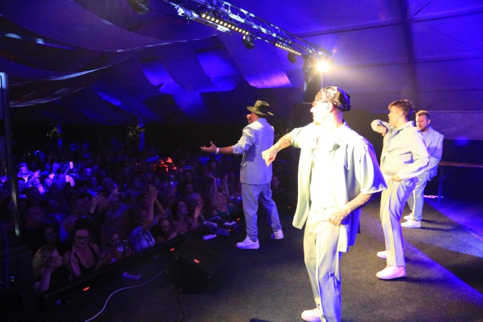 Zdjęcie w galerii na portalu naszraciborz.pl: Zespół Boys zapełnił namiot koncertowy w Szymocicach [FOTO i WIDEO] wiadomości z regionu