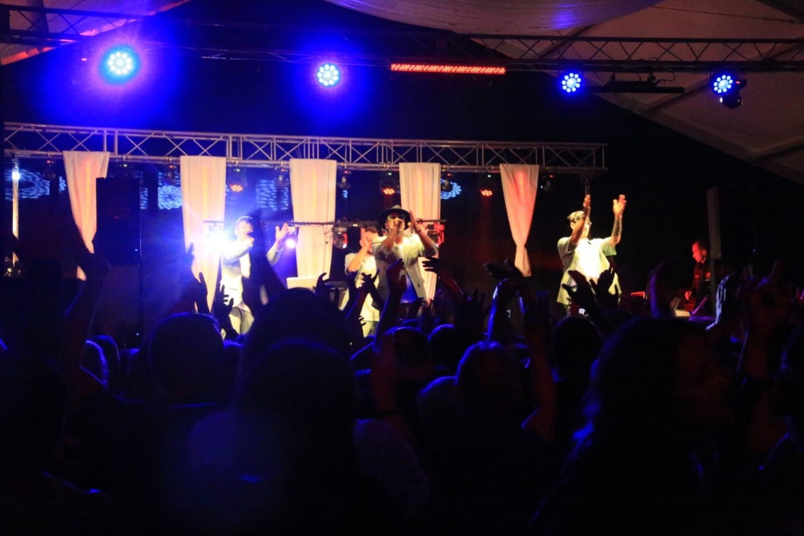 Zdjęcie w galerii na portalu naszraciborz.pl: Zespół Boys zapełnił namiot koncertowy w Szymocicach [FOTO i WIDEO] wiadomości z regionu