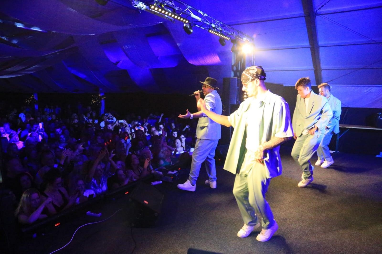 Zdjęcie w galerii na portalu naszraciborz.pl: Zespół Boys zapełnił namiot koncertowy w Szymocicach [FOTO i WIDEO] wiadomości z regionu