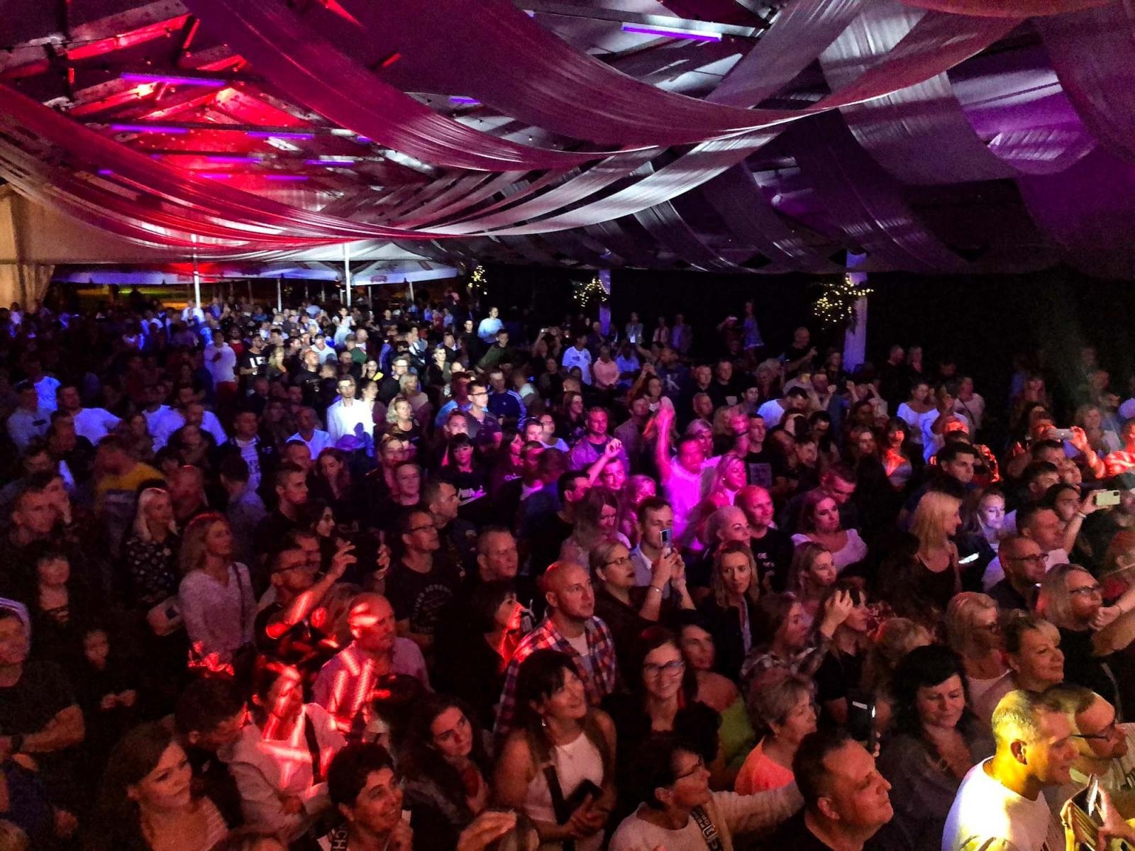 Zdjęcie w galerii na portalu naszraciborz.pl: Zespół Boys zapełnił namiot koncertowy w Szymocicach [FOTO i WIDEO] wiadomości z regionu