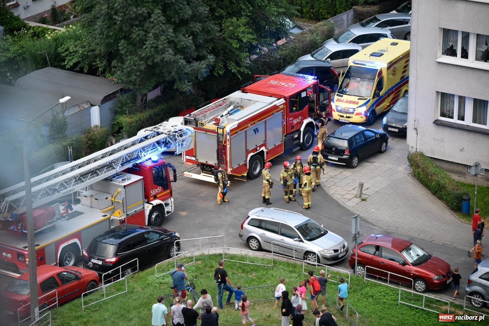 Zdjęcie w galerii na portalu naszraciborz.pl: Raport 998. Strażacka akcja przy Katowickiej [FOTO] wiadomości z regionu