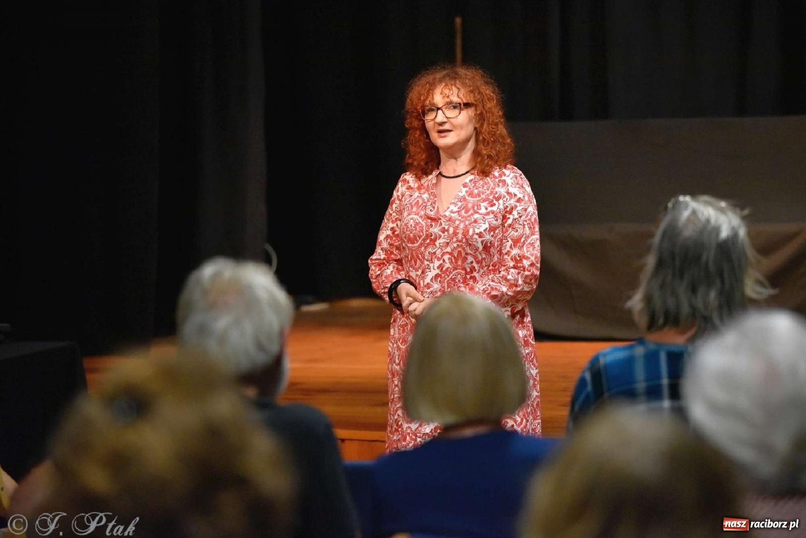 Zdjęcie w galerii na portalu naszraciborz.pl: Serenada Mrożkach na scenie w Strzesze wiadomości z regionu