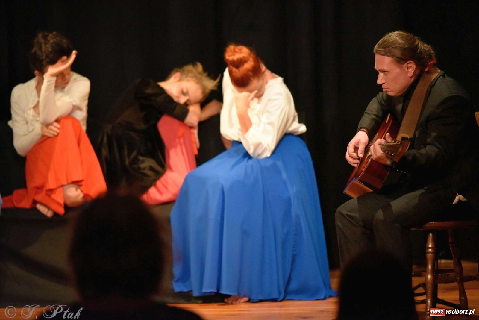 Zdjęcie w galerii na portalu naszraciborz.pl: Serenada Mrożkach na scenie w Strzesze wiadomości z regionu