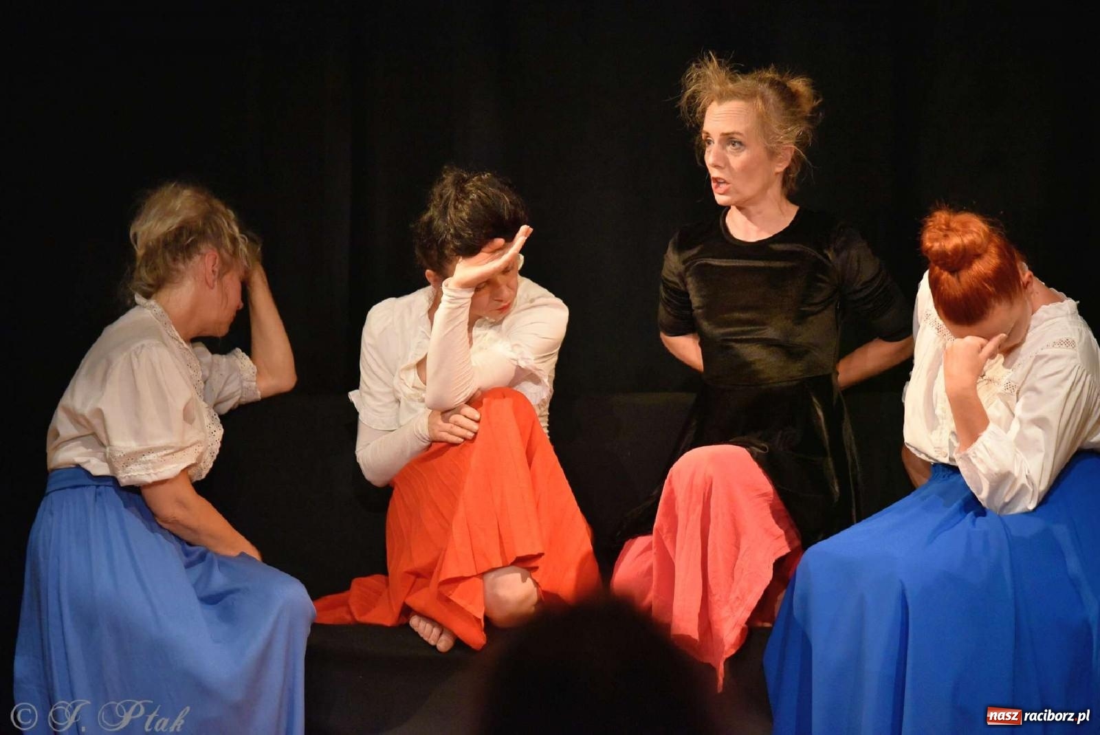 Zdjęcie w galerii na portalu naszraciborz.pl: Serenada Mrożkach na scenie w Strzesze wiadomości z regionu